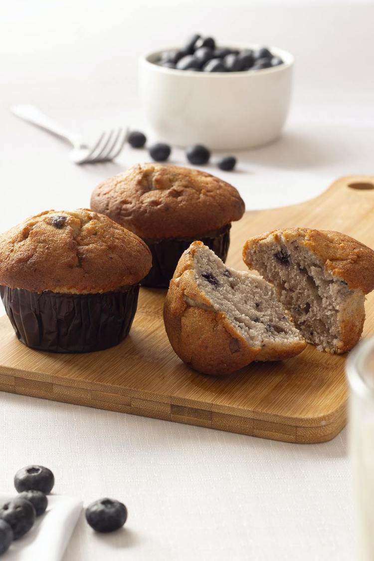 Blueberry Sour Cream Muffins Recipe – Avery