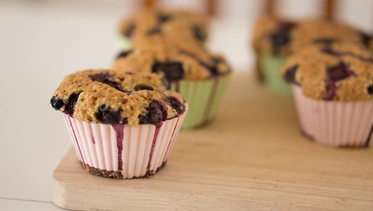 Easy Homemade Blueberry Muffins - Muffin Recipe