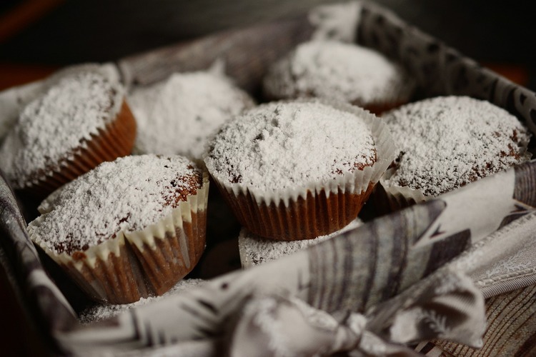 Carrot Cake Muffins with Powdered Sugar - Muffin Recipe